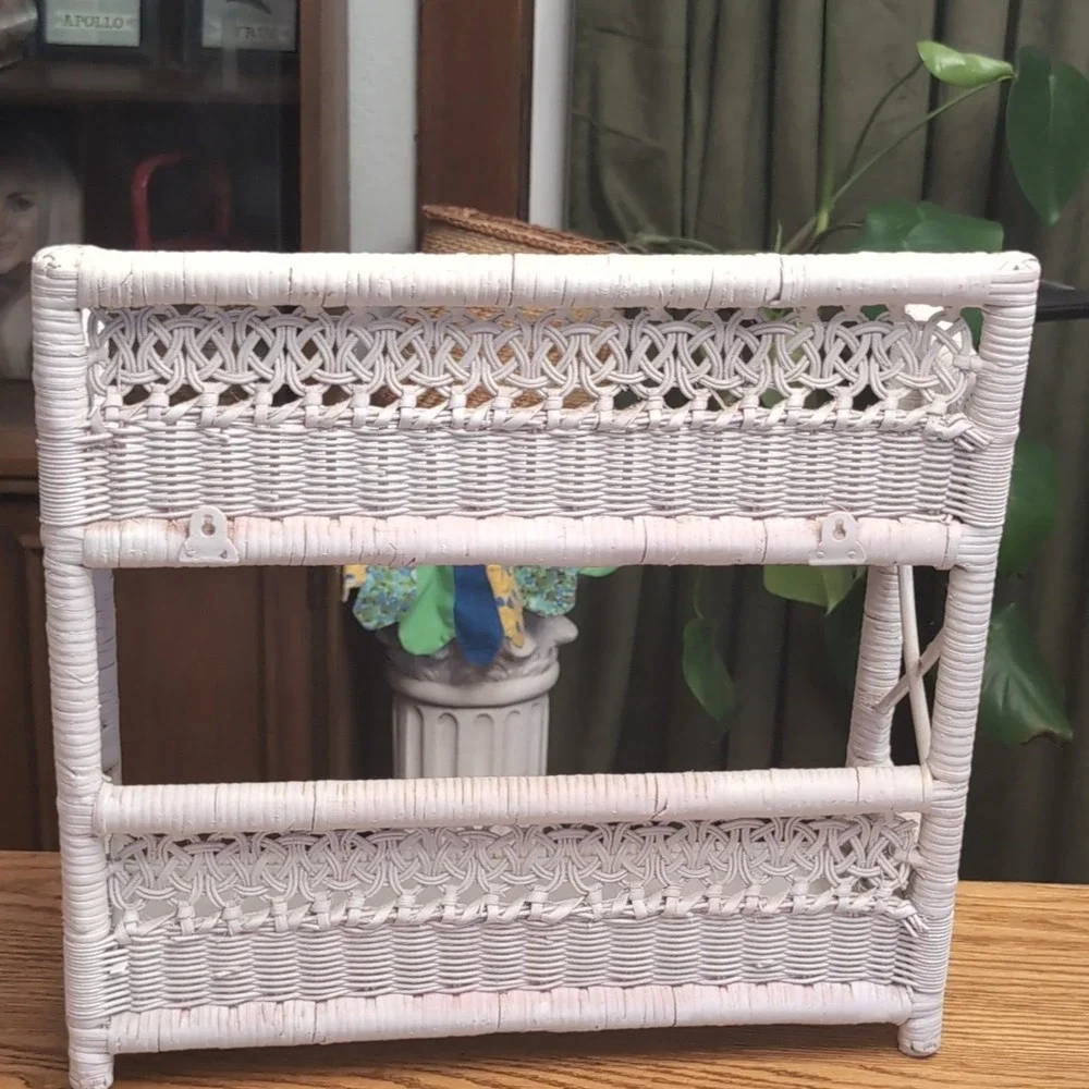 White Wicker 2-Tier Wall Shelf Organizer 17